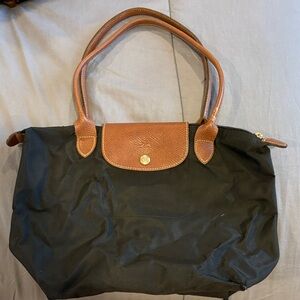 Medium Black Longchamp Le Pilate